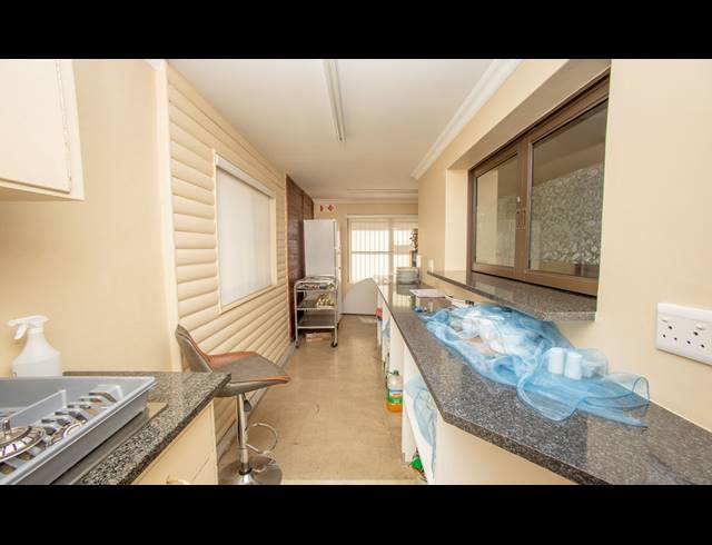 686M² BUSINESS CENTRE FOR SALE IN SOUTHERNWOOD